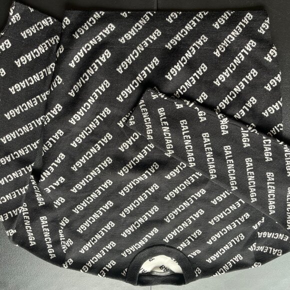 NWT Balenciaga Crewneck Pullover Knit Sweater Black White Mini Logo Allover - Picture 4 of 11